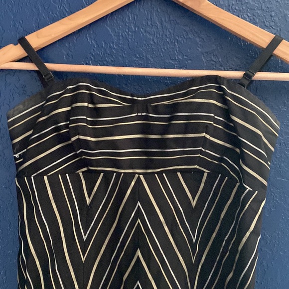 Express Size 2 Cocktail/Evening/Christmas Party Dress - Picture 3 of 4